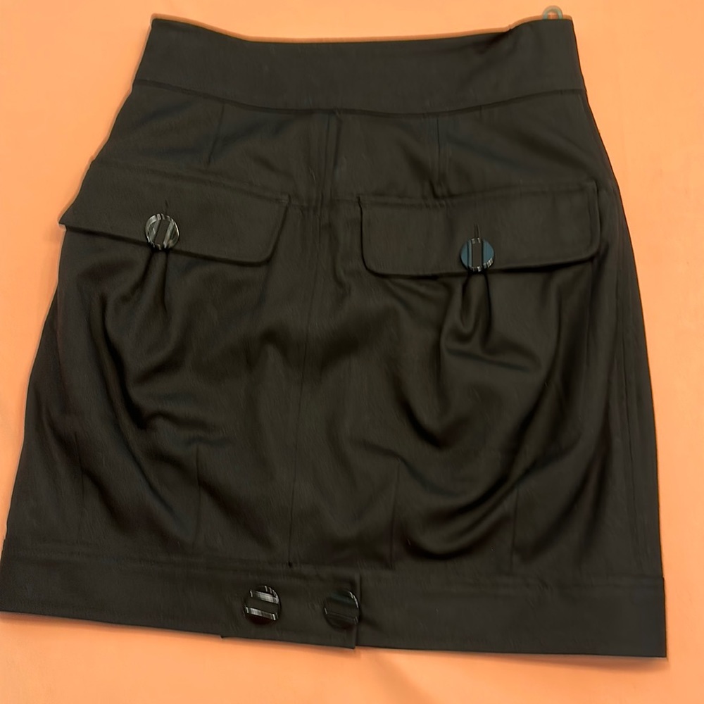 LAMB 100% wool mini skirt. Size 4. Black.
